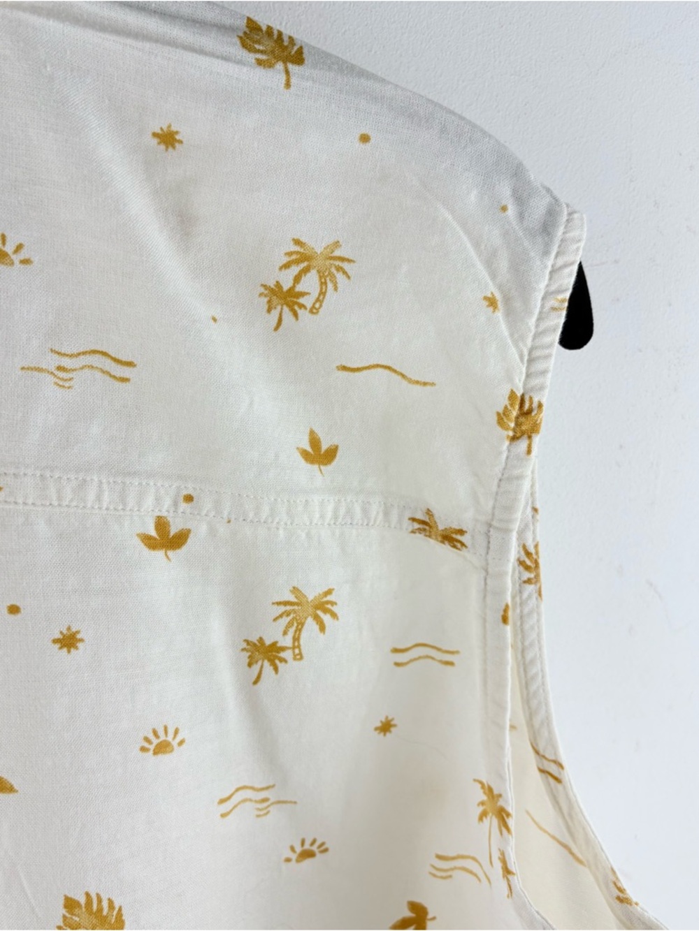 Eddie Bauer Sleeveless Collared Blouse Shirt Ivory Gold Tropical Outdoor Medium - Picture 8 of 8